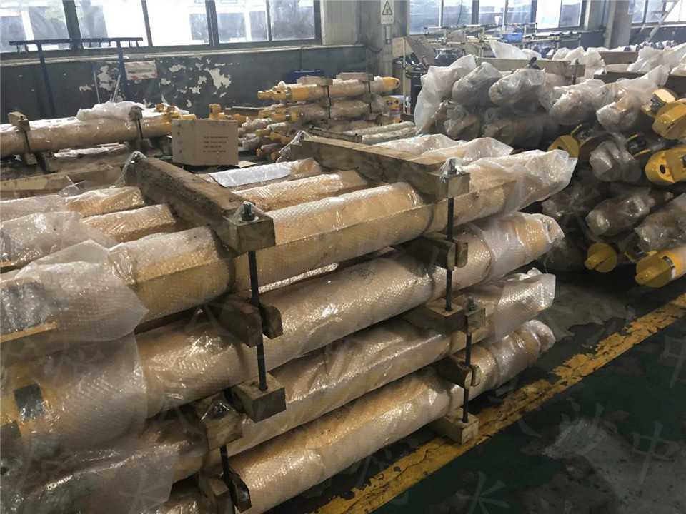 塔机液压顶升油缸(图2)