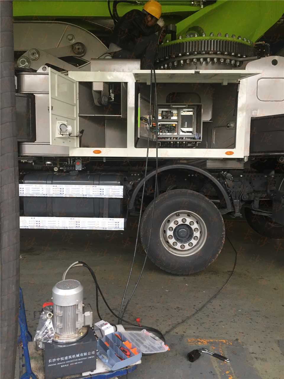 中联混凝土泵车(图2)